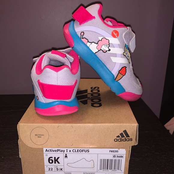 Toddlers Gently worn Adidas Cleofus sneakers sz 6 - Picture 1 of 6